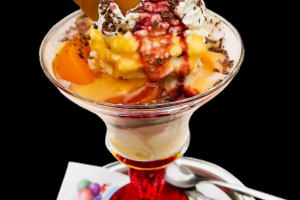 Eisbecher mit Alkohol
